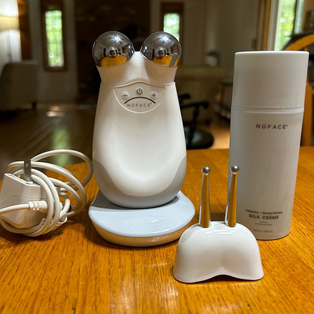 NuFACE Trinity with Eye and Lip Attachment